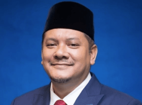 哈斯努任雪副议长