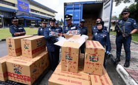 Kastam patahkan cubaan seludup rokok putih, kretek RM2.6 juta