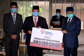 Selangor Sultan receives RM23 mln in business zakat on behalf of LZS