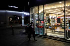 Expert: Coronavirus sends South Korea’s consumer spending indoors plunging