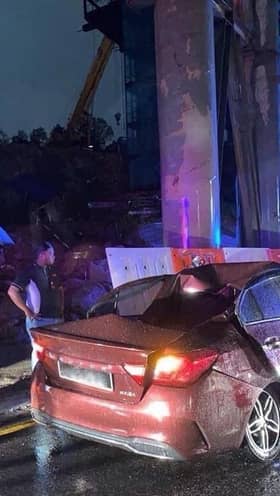 Bumbung kereta remuk dirempuh kren, tiada kaitan pembinaan SUKE