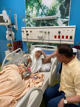 Dr Wan Azizah undergoes treatment at UMMC