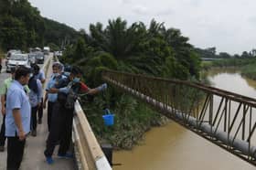 Ladang angsa disyaki punca Sungai Semenyih berbau bangkai