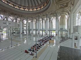 Solat Jumaat: Satu pertiga kapasiti dewan di zon hijau, kuning WP mulai esok