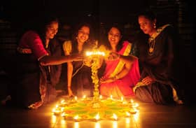 Pesta Cahaya terangi kediaman, simbolik rai kemenangan