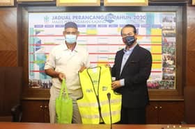 10 persatuan penduduk di Kajang terima set alat keselamatan