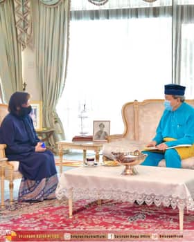 Sultan Selangor tukar nama Jalan Universiti kepada Jalan Prof Diraja Ungku Aziz