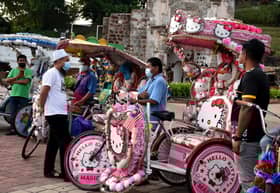 Covid-19: Pendapatan terjejas, pengayuh beca nekad jadi penghantar makanan