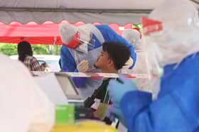 Ambil langkah berjaga-jaga, ibu bawa tiga anak jalani saringan