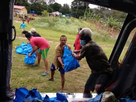 JBPM Air Unit assists Jakoa to distribute aid to 172 Orang Asli households