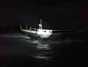 RMN expels boat carrying 25 illegals from Malaysian waters