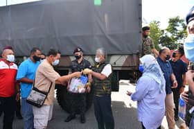 Agong zahir simpati terhadap mangsa banjir, seru hulur bantuan