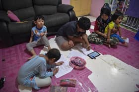 Pendekatan PdPR diubah, ibu bapa ambil tugasan anak di sekolah