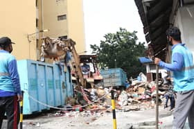 KDEBWM kerah 20 pekerja bersih sampah pukal di PPR Lembah Subang 1