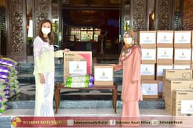 Tengku Permaisuri sumbang barangan keperluan harian untuk asnaf