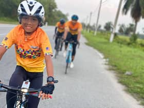 Kayuh 12,000km, anak autisme catat rekod dunia