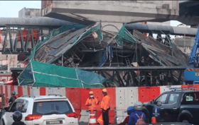 Struktur binaan Lebuhraya SUKE runtuh, hempap van dinaiki lima individu