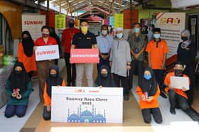 Raja Muda serah makanan, duit raya kepada anak yatim