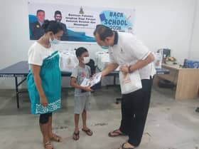 Wakil rakyat Paya Jaras tangkas agih bantuan sekolah