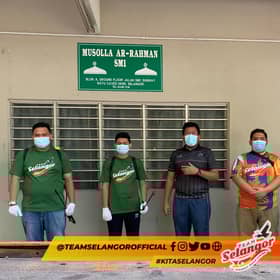 Sukarelawan Team Selangor sanitasi masjid, kuil di Batu Caves