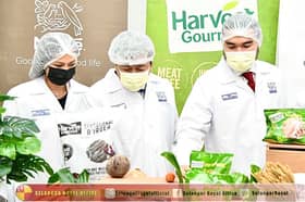 Sultan rasmi kilang proses makanan berasas tumbuhan pertama di Asean