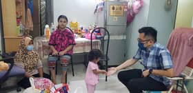 Empat beranak hidup susah dapat duit, keperluan asas