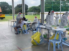 Suami positif Covid-19, wanita tekad bawa dua anak jalani saringan