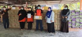 304 keluarga susah di Sabak Bernam, Kuala Langat dapat bantuan makanan Mais