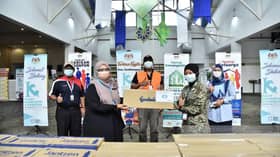 Bantuan makanan lebih RM26,000 untuk petugas, pesakit Covid-19
