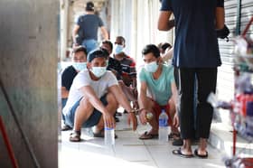 Imigresen tahan 33 pendatang tanpa izin kerja di kedai runcit