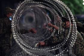 PKPD: Polis tingkat kawalan luar pagar kawat duri