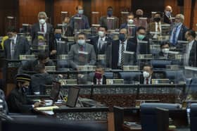 ANALISIS: Kes meningkat darurat gagal, timbul pula isu dengan Istana