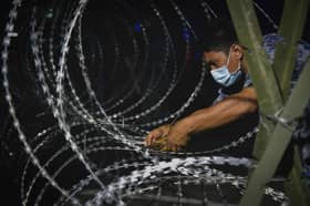 Polis kenal pasti dua individu menyusup kawat duri PKPD