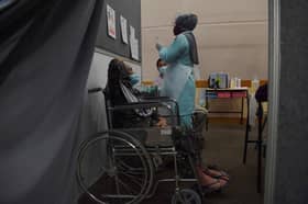 Lebih 15 juta dos vaksin diberikan sejak Februari