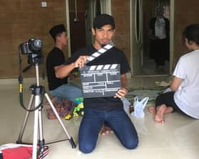 Durian 'Mustaqim' karya santai, tegur sikap penjual