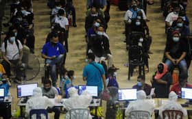 Kerajaan disaran semak semula penempatan pusat nilai Covid-19