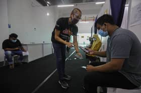 Jurujual lega lengkap dos vaksin walaupun tersesat hingga Putrajaya