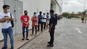 Polis kawal PPV Evo Mall selepas diserbu 3,000 individu