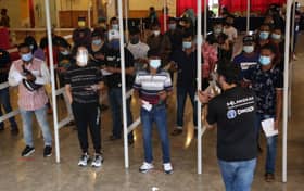 Pekerja restoran lega lengkap Vaksin Selangor, boleh hidang nasi kandar