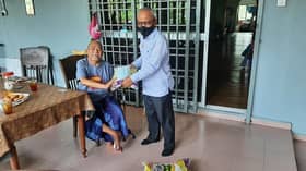 ADN pembangkang wujud pusat makanan di masjid bantu penduduk