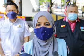 Sukarelawan Team Selangor masak makanan, agih kepada 400 keluarga