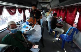 Lebih 22.3 juta penduduk dewasa negara ini lengkap divaksin