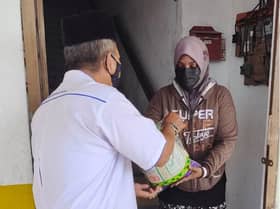 Zakat Selangor sumbang bantuan makanan kepada lapan mualaf