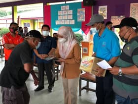 Wakil rakyat hulur bantuan makanan kepada penduduk terjejas banjir