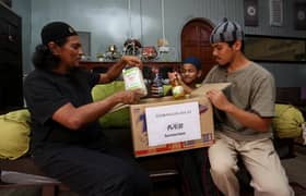 MBI sumbang wang tunai, bantuan makanan kepada vokalis XPDC