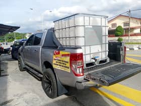 Pacuan empat roda agih bekalan air penduduk Taman Templer