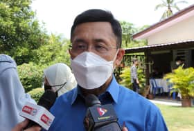 Bersih parit di Tanjung Sepat, elak banjir kilat bertambah buruk