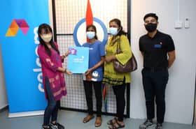 Penduduk B40 di Balakong terima kad SIM, data internet percuma