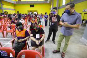 700 penduduk Kinrara terima baucar Jom Shopping Deepavali