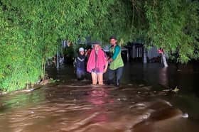 Redah arus selamatkan bayi, penduduk terkandas banjir di Sungai Kandis